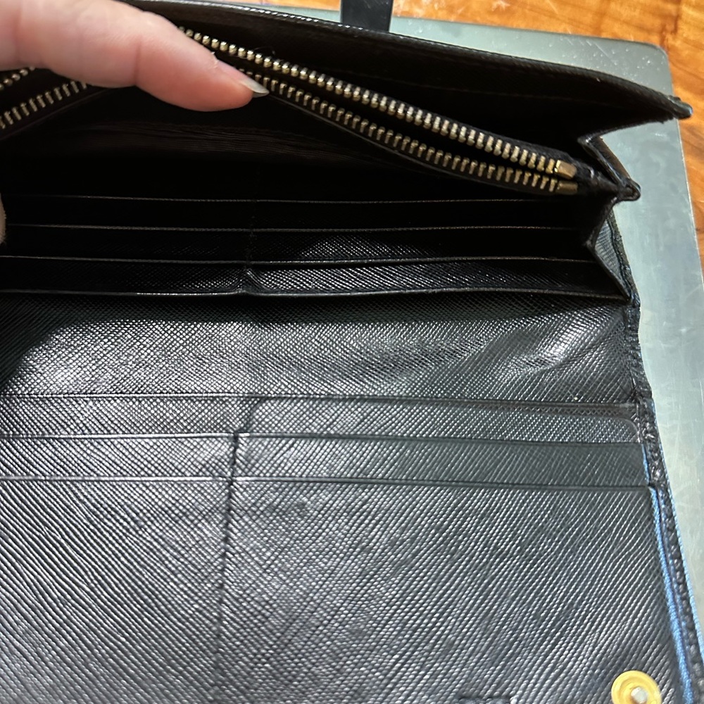 Prada Black Saffiano Leather Clutch Wallet with Gold Logo - Picture 11 of 16